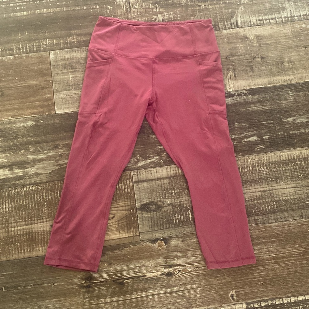 Capri yoga pants